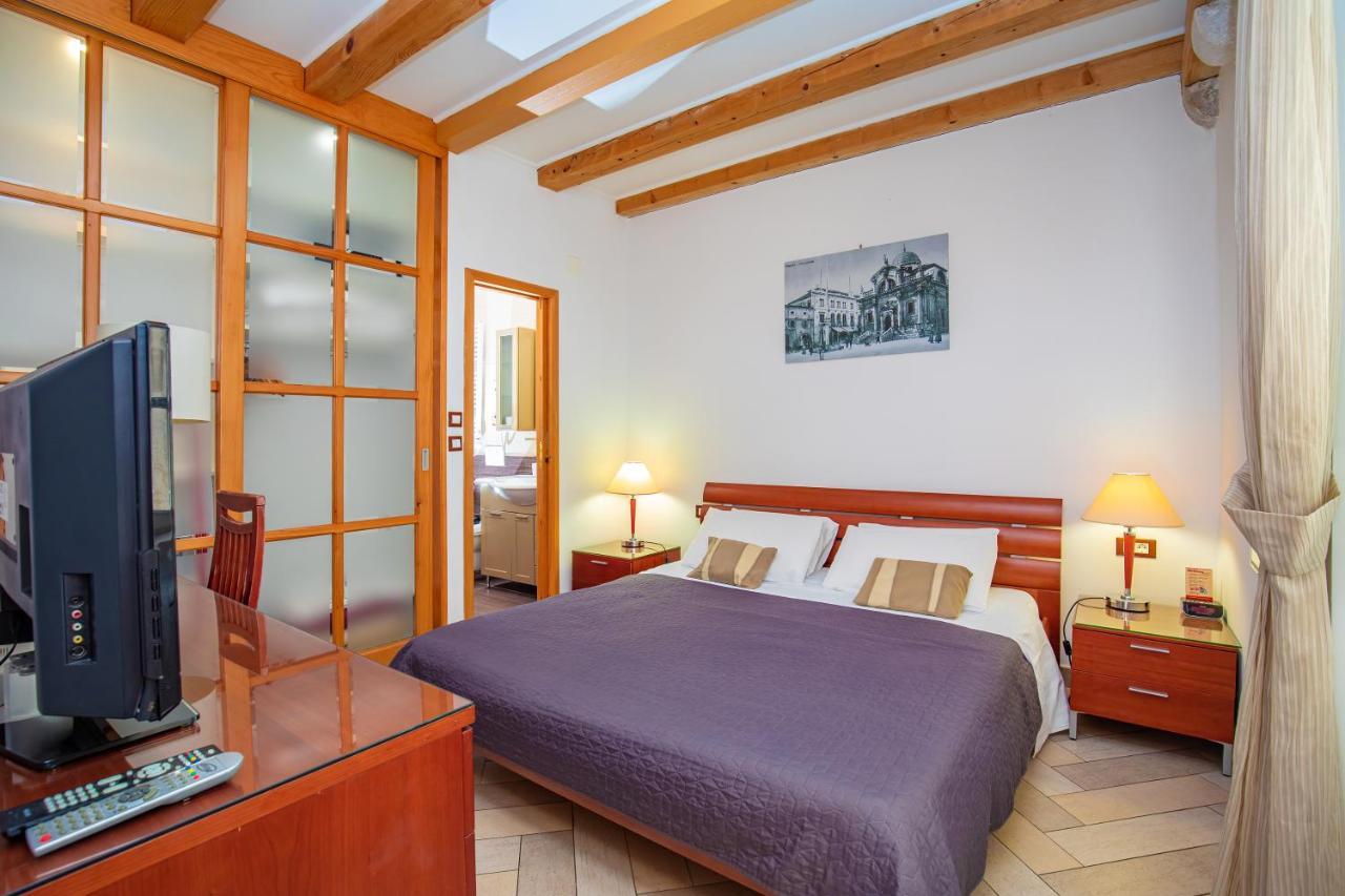 Espana 1 Apartment *