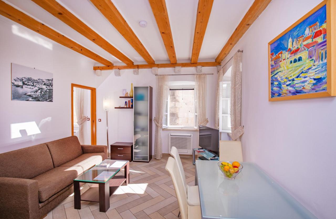 Apartment Espana 1 *